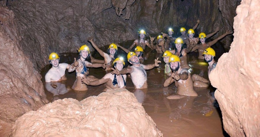 Sông chày hang tối h3